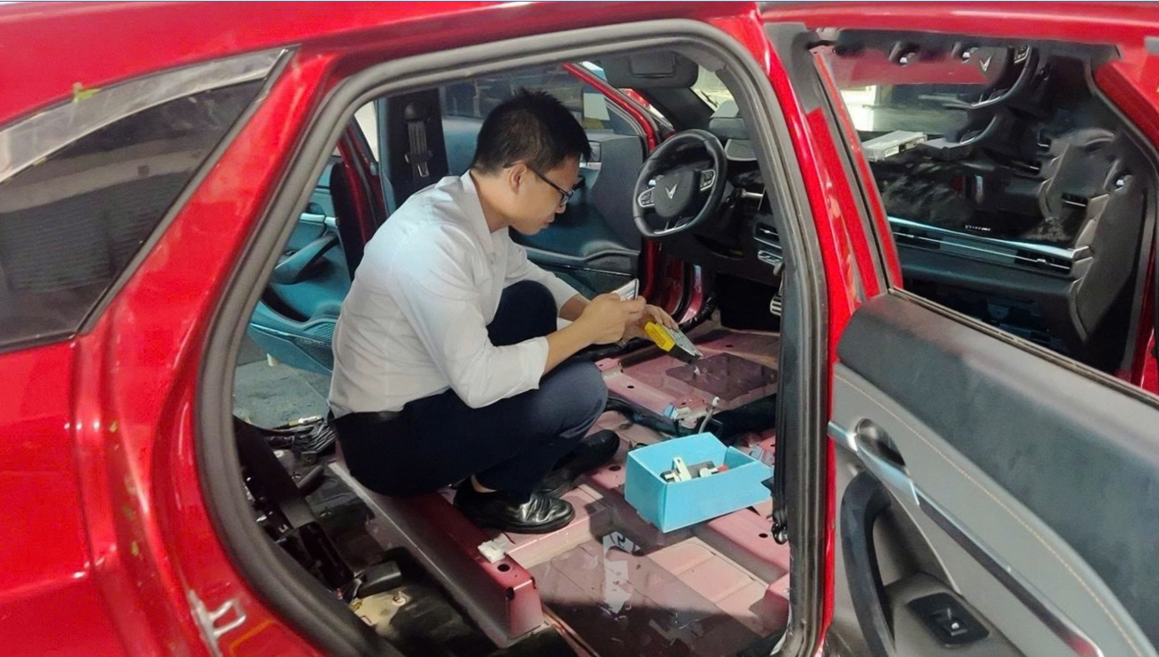 Hỗ trợ khách hàng khắc phục hậu quả mưa bão